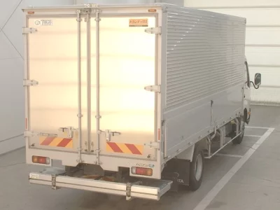 Toyota DYNA  с аукциона в Японии