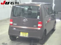 Toyota PIXIS SPACE лот № 301 оценка 3  с аукциона в Японии 1