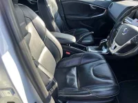 Volvo V40 лот № 70060 оценка 3  с аукциона в Японии 6