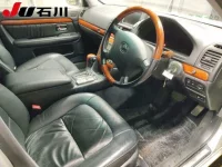 Toyota PROGRES лот № 7019 оценка 4  с аукциона в Японии 2