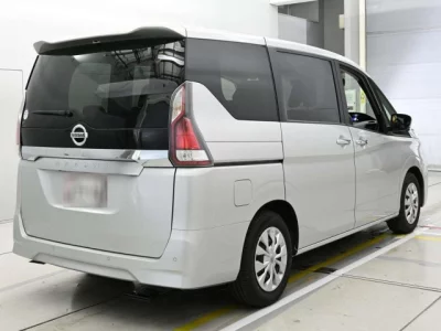 Nissan SERENA  с аукциона в Японии