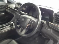 Toyota CROWN CROSSOVER лот № 33348 оценка 4  с аукциона в Японии 8