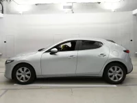 Mazda AXELA лот № 30291 оценка 4  с аукциона в Японии 3