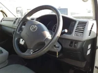 Toyota HIACE VAN лот № 30300 оценка 3.5  с аукциона в Японии 8