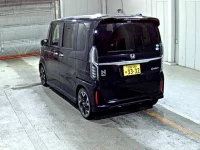 Honda N BOX лот № 3001 оценка R  с аукциона в Японии 1