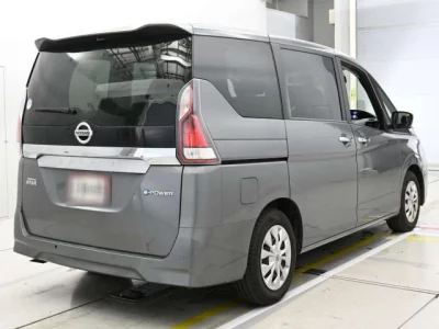 Nissan SERENA  с аукциона в Японии