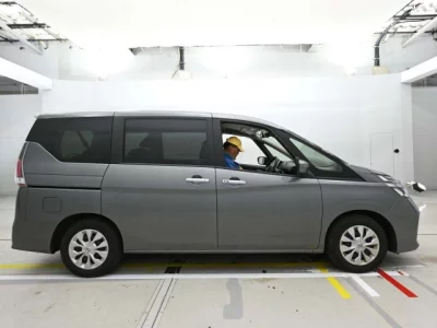 Nissan SERENA  с аукциона в Японии