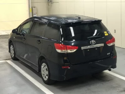 Toyota WISH  с аукциона в Японии