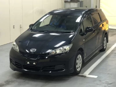 Toyota WISH  с аукциона в Японии