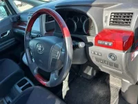 Toyota VELLFIRE лот № 70102 оценка 3.5  с аукциона в Японии 2