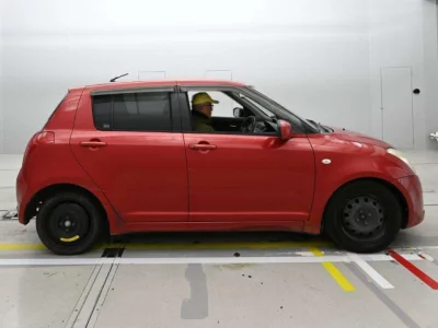 Suzuki SWIFT  с аукциона в Японии