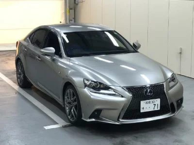 Lexus IS