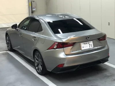 Lexus IS