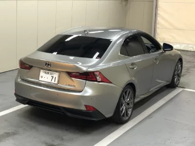 Lexus IS