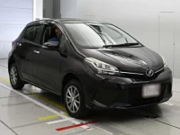Toyota VITZ лот № 30333 оценка 3.5  с аукциона в Японии 4