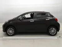 Toyota VITZ лот № 30333 оценка 3.5  с аукциона в Японии 3