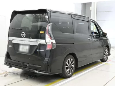Nissan SERENA  с аукциона в Японии