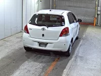 Toyota VITZ лот № 3058 оценка 3.5  с аукциона в Японии 4