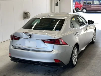 Lexus IS