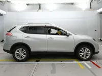 Nissan X-TRAIL лот № 30374 оценка 4  с аукциона в Японии 2