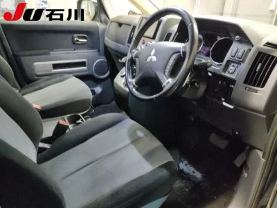 Mitsubishi DELICA D5