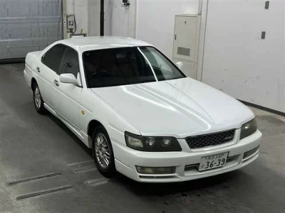 Nissan LAUREL  с аукциона в Японии