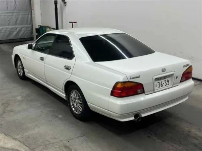 Nissan LAUREL  с аукциона в Японии