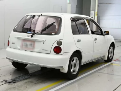 Toyota STARLET  с аукциона в Японии