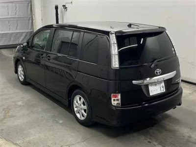 Toyota ISIS