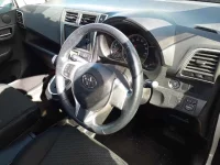Toyota RACTIS лот № 30406 оценка 4  с аукциона в Японии 8