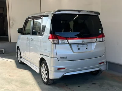 Mitsubishi DELICA D2