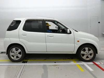 Suzuki CHEVROLET CRUZE