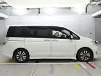 Honda STEP WAGON лот № 30450 оценка 4  с аукциона в Японии 2