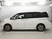 Honda STEP WAGON лот № 30450 оценка 4  с аукциона в Японии 3