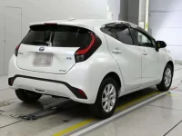 Toyota AQUA лот № 90665 оценка R  с аукциона в Японии 1