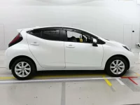 Toyota AQUA лот № 90665 оценка R  с аукциона в Японии 2