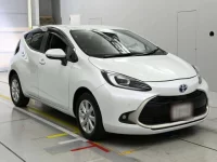 Toyota AQUA лот № 90665 оценка R  с аукциона в Японии 4