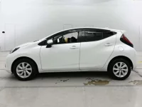 Toyota AQUA лот № 90665 оценка R  с аукциона в Японии 3