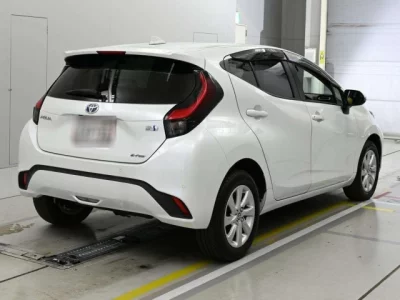 Toyota AQUA  с аукциона в Японии