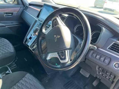 Mitsubishi DELICA D5