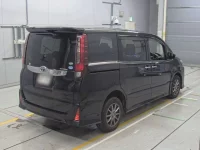 Toyota NOAH лот № 30480 оценка RA  с аукциона в Японии 1