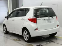 Toyota RACTIS лот № 30489 оценка 4  с аукциона в Японии 5
