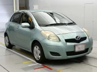Toyota VITZ лот № 36575 оценка 4  с аукциона в Японии 4
