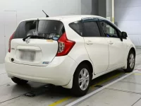 Nissan NOTE лот № 30494 оценка 3.5  с аукциона в Японии 1