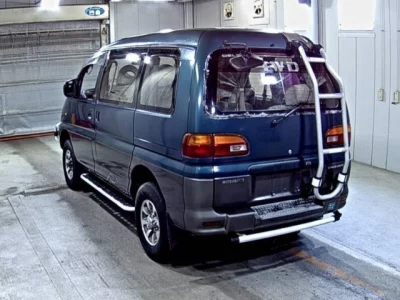 Mitsubishi DELICA  с аукциона в Японии