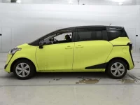 Toyota SIENTA лот № 11031 оценка 4  с аукциона в Японии 3
