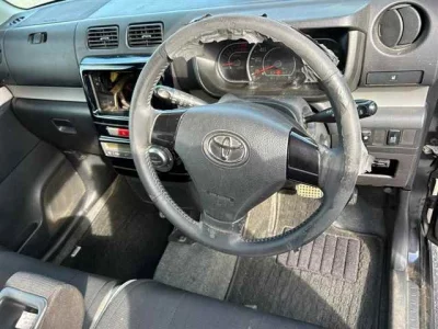 Toyota PIXIS SPACE  с аукциона в Японии