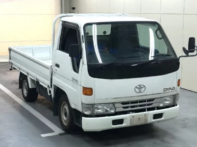 Toyota DYNA  с аукциона в Японии