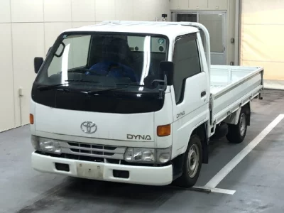 Toyota DYNA  с аукциона в Японии