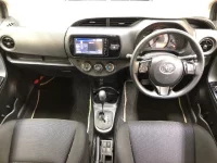Toyota VITZ лот № 3068 оценка 3.5  с аукциона в Японии 4